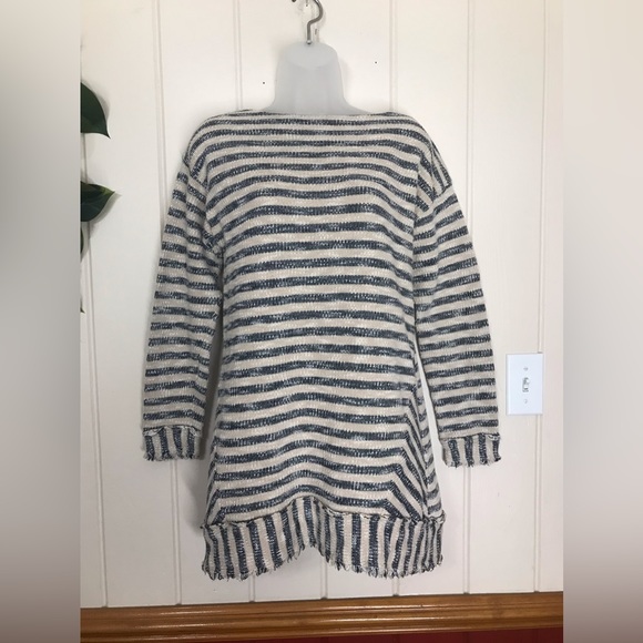 Beige & Blue Stripe Knit LS Sweater Blouse
Ladies Medium 8 - 10
100% Cotton - Picture 5 of 16